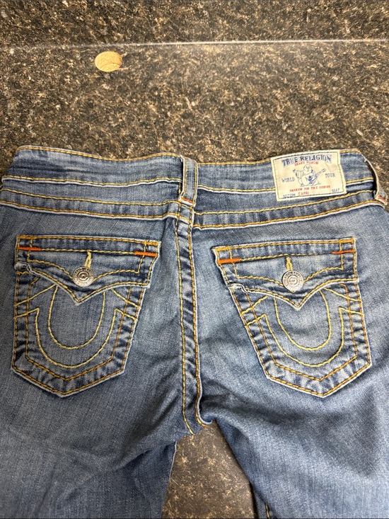 True Religion Denim - True Religion Women's Medium Blue Capri Jeans with Contrast Stitching